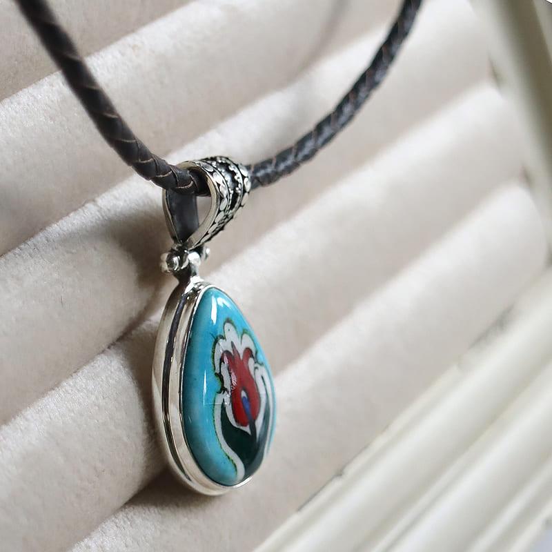 キュタフヤ陶器 シルバーペンダント 赤いチューリップ　ドロップ形 |  | 04