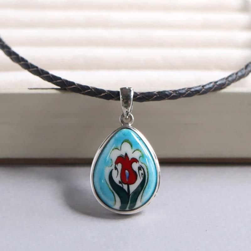 キュタフヤ陶器 シルバーペンダント 赤いチューリップ　ドロップ形 |  | 01