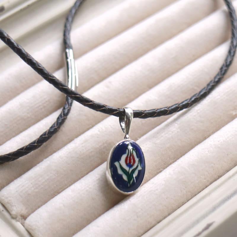 キュタフヤ陶器 シルバーペンダント 赤いチューリップ　オーバル |  | 04