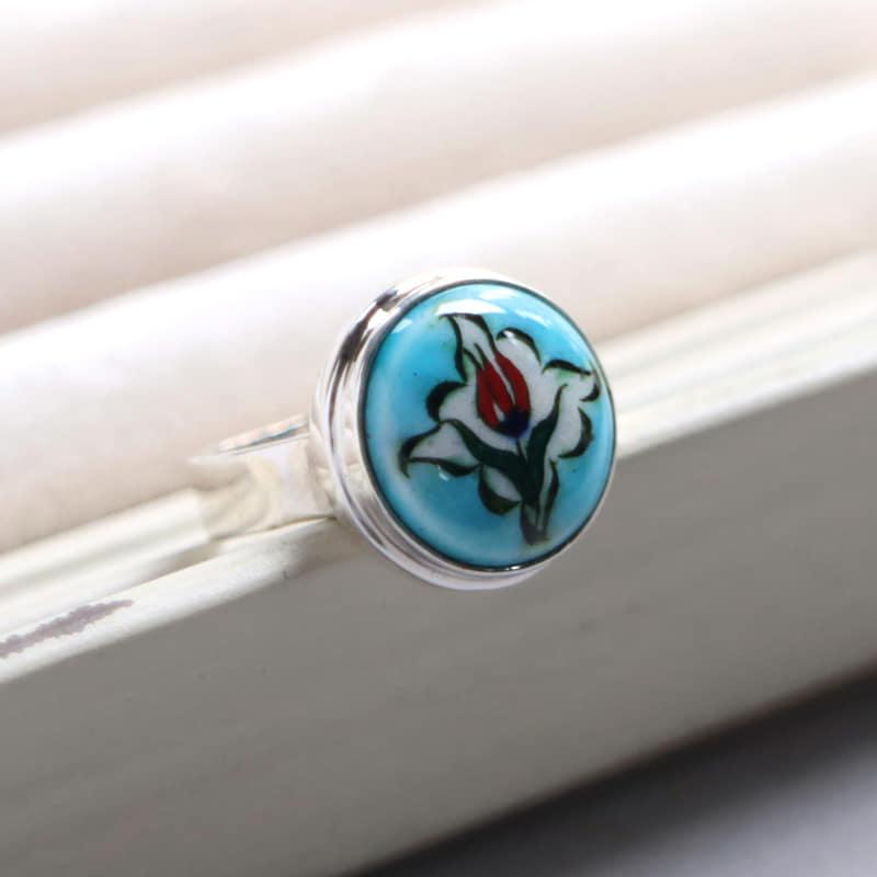 キュタフヤ陶器 シルバーリング　12号 赤いチューリップ |  | 01