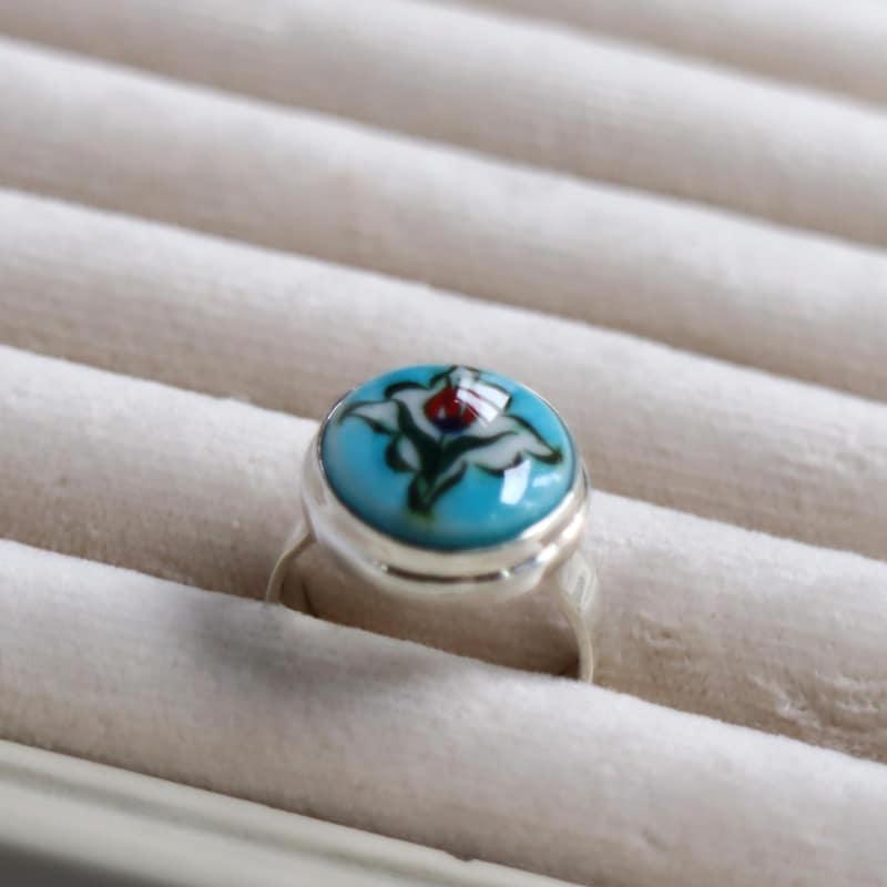 キュタフヤ陶器 シルバーリング　12号 赤いチューリップ |  | 02