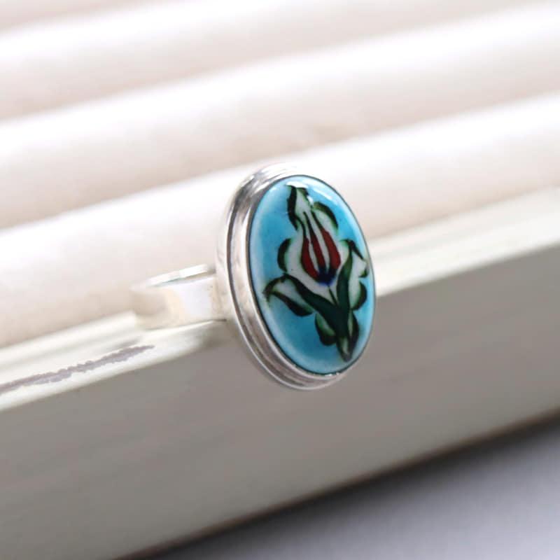 キュタフヤ陶器 シルバーリング 15号 赤いチューリップ　オーバル |  | 01