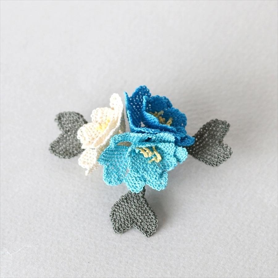 イーネ・オヤ　ブローチ/３つの花　ブルーグラデーション フラワーコサージュ・トルコ伝統レース | 