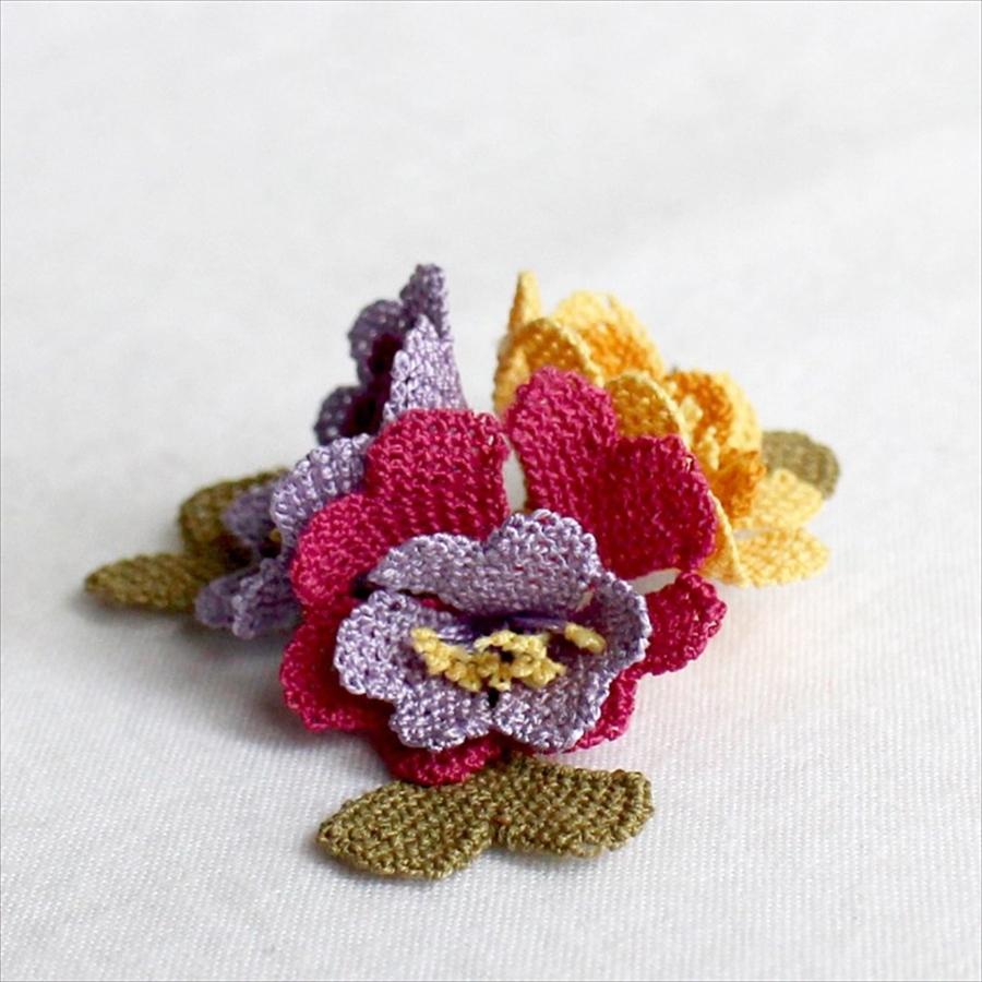 イーネ・オヤ　ブローチ 刺繍針で編むシルク糸のトルコ伝統レース ハンドメイド 三つの花 コサージュ |  | 02