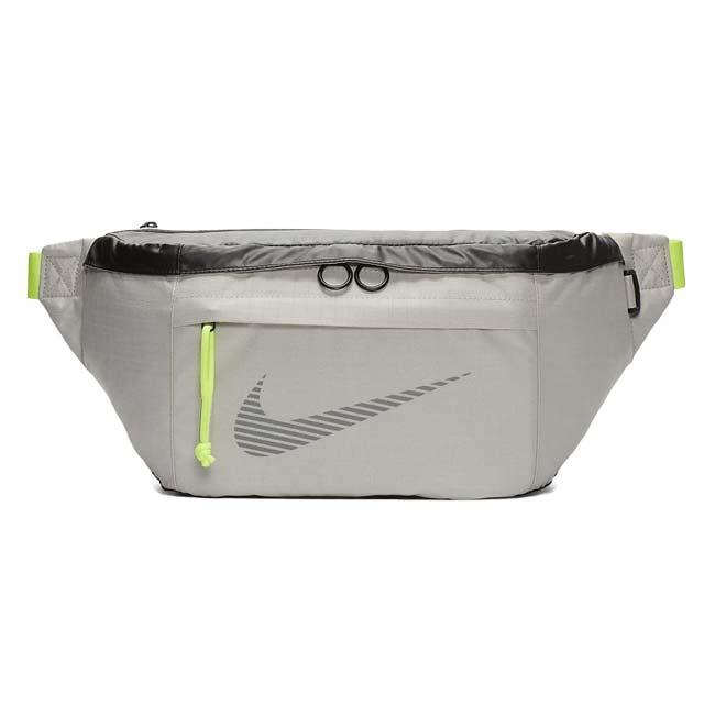 ナイキ(NIKE) ユニセックス ウィンターライズド ヒップパック ウエストバッグ 10L ウェストポーチ バムバッグ ボディバッグ CQ0464-008 デザートサンド(26y4m) | NIKE | 01