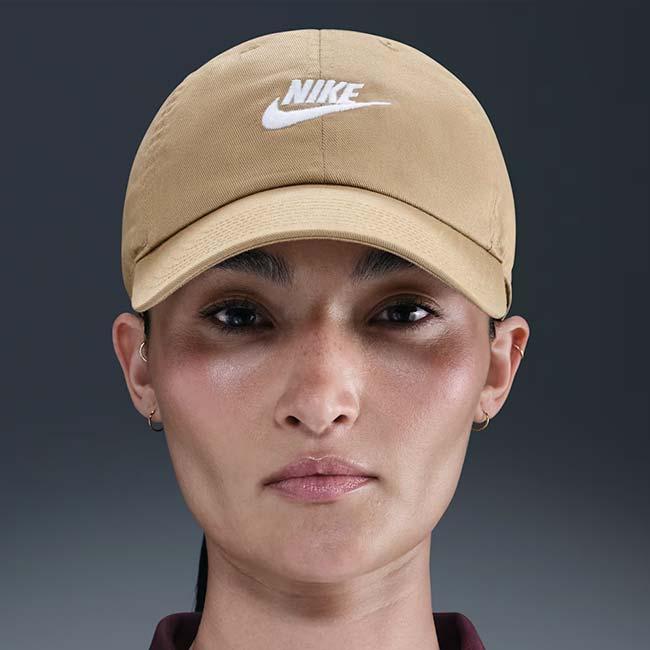 ナイキ(NIKE) 2025 HO ユニセックス CLUB クラブ アンストラクチャード フューチュラ ウォッシュ キャップ FB5368-297 パラシュートベージュ×WH(25y12m) | NIKE | 03