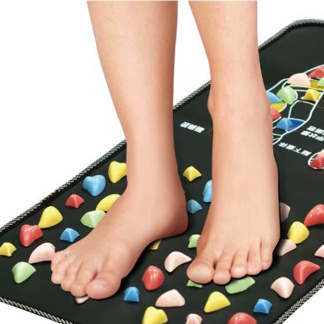 足裏を刺激してリフレッシュ  HAC(ハック) 爽快気持ちィ?  足つぼマット 全長70cm 血行促進 健康維持 HAC3312-ブラック(23y2m) |  | 01