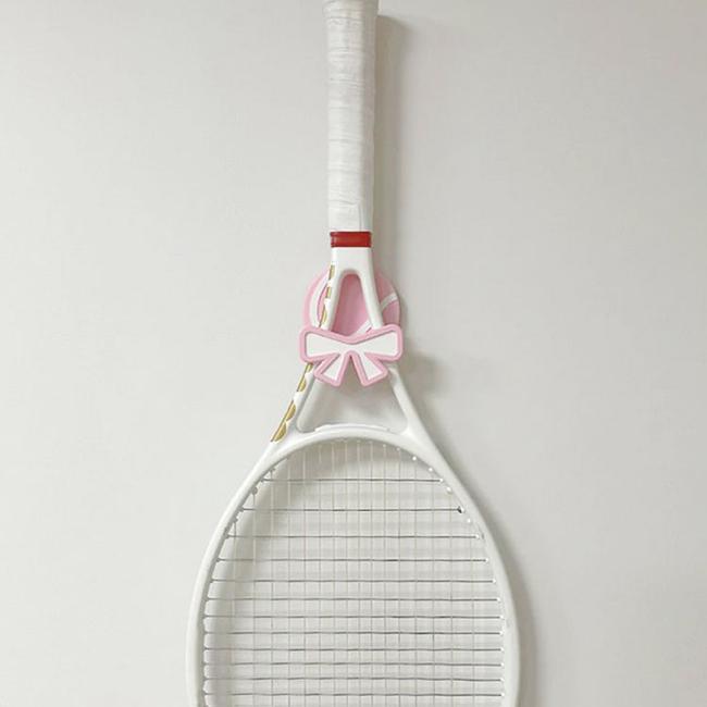 マイラケットをおしゃれに飾れる♪ YYプロジェクト(YY Project) 壁掛け テニスラケットホルダー テニスボール&リボンシリーズ 両面テープ式 YY003(25y8m) |  | 05