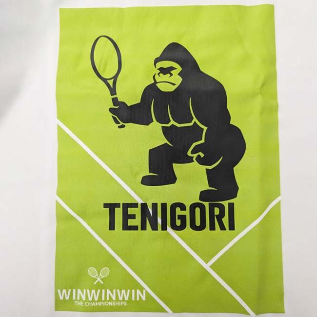 日本サイズ TENIGORI(テニゴリ) 2024 ユニセックス WINWINWIN THE CHAMPIONSHIPS ドライ半袖Tシャツ TGMT022-ホワイト×グリーン(24y6mテニス) |  | 03