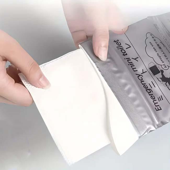 5個入り アウトドアや災害時に エマージェンシーミニトイレ 緊急用携帯尿バッグ 男女兼用 携帯トイレ 大容量700cc 漏れ防止設計 TE439956シルバー(24y9m) |  | 05