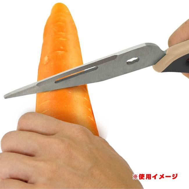 1つで8役こなす Montagna(モンターナ) 8in1 マルチシザー ステンレス仕様 ハサミ 缶開け ピーラー ナイフ 栓抜き ゴボウ切 ウロコ取り 殻割 HAC3995(25y6m) |  | 05