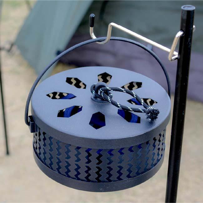 蚊取り線香がスタイリッシュに使える  Montagna(モンターナ) 蚊取り線香 ホルダー 持ち手付き HAC3558-ブラック(23y2m) |  | 03