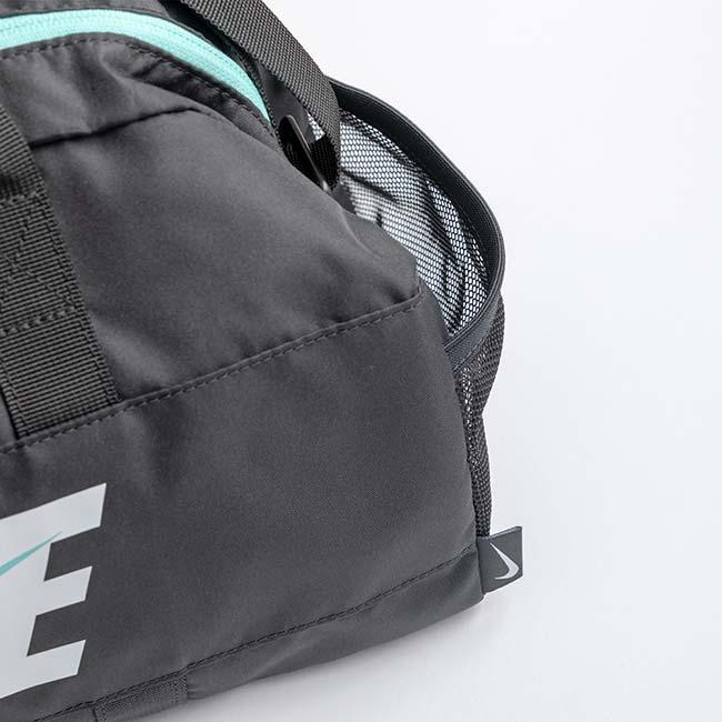 ナイキ(NIKE) 2026 SS ジュニア ボストンプールバッグ 16L ショルダーストラップ付き スイムバッグ 水泳 男子 女子 1994041-1456 ブラック×ホワイト(26y4m) | NIKE | 05