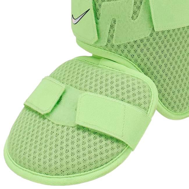 NIKE（ナイキ） 自打球からガード左打者／右足装着 DIAMOND バッター用