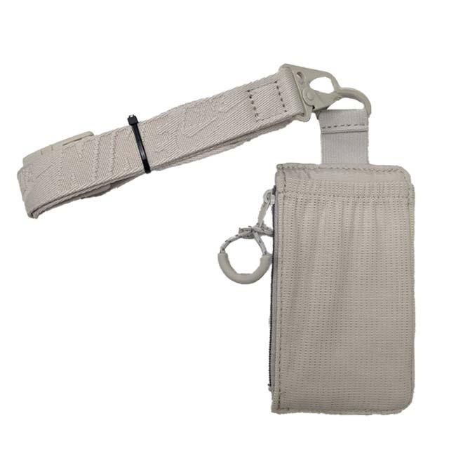 ナイキ(NIKE) TECH テック ステートメント ジップウォレットランヤード 定期入れ ネームホルダー NS2022-167ライトオレウッドブラウン(24y10m) | NIKE | 01