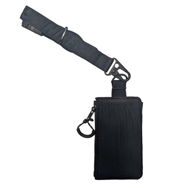 ナイキ(NIKE) TECH テック ステートメント ジップウォレットランヤード 定期入れ ネームホルダー NS2022-013ブラック(24y10m) | NIKE | 01