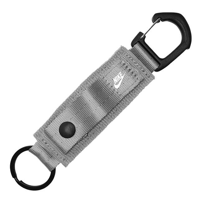 ナイキ(NIKE) CLUB クラブ キーホルダー キーチェーン カラビナ NW0011-007マットシルバー(24y7m) | NIKE