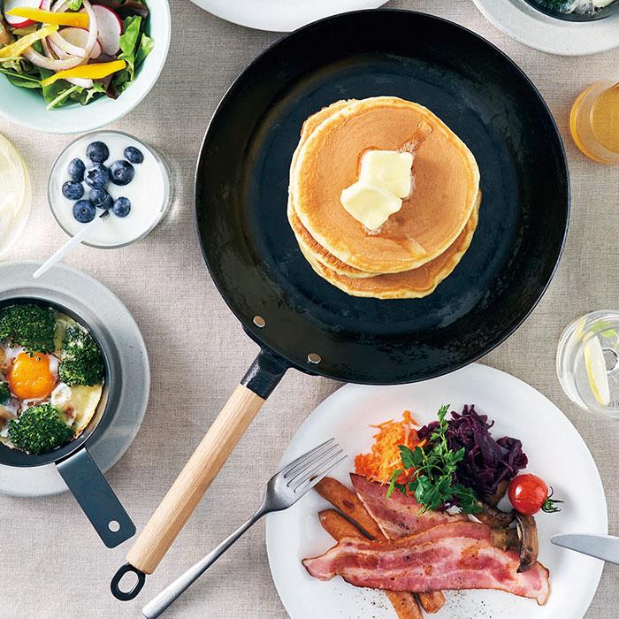 Like-it（ライクイット） オーブンで使える鉄フライパン26cm スタンド