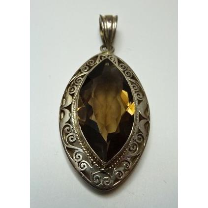 スモーキークォーツのペンダントヘッド