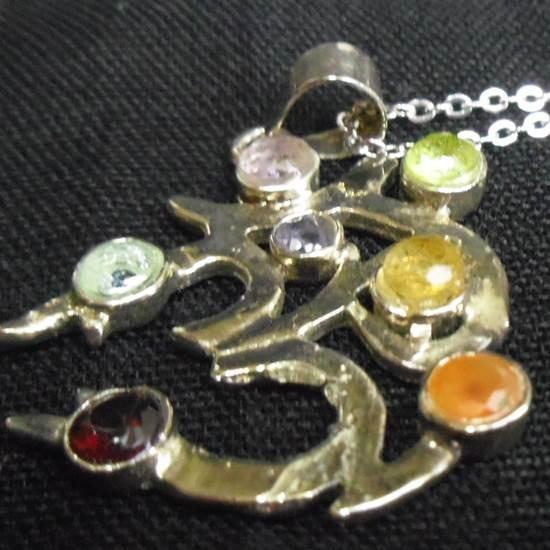 ペンダントトップ チャクラストーンペンダント オーム ヨガヒーリング シルバー 5 2 22 アナルカリ 通販 Yahoo ショッピング