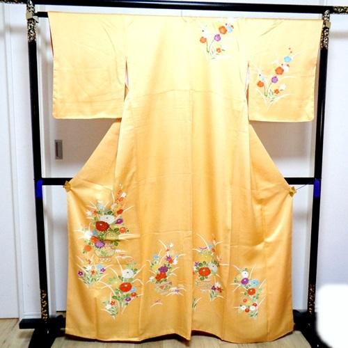 付け下げ訪問着 黄色地に菊の花模様 158cmの女性向け 明るい印象の着物