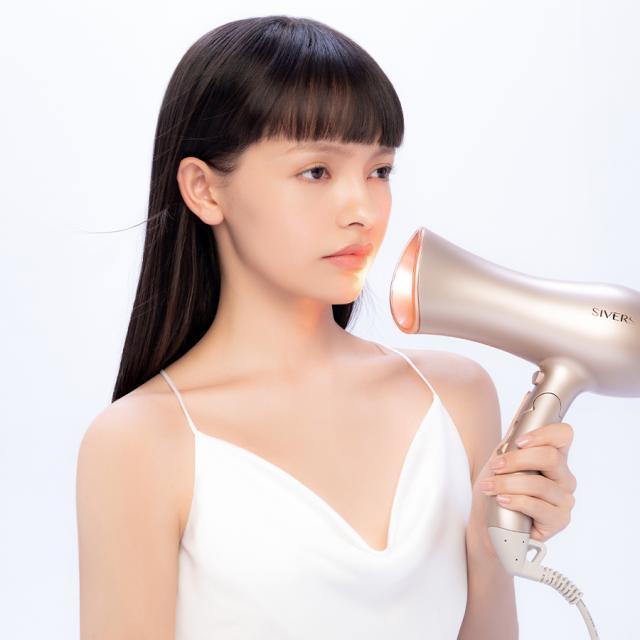 正規品❣️使用済み❣️SIVERSシヴァーズマジックドライヤー型美顔器SV-M201 フェアでお試しプレゼント！】SIVERS Magick (シヴァーズ