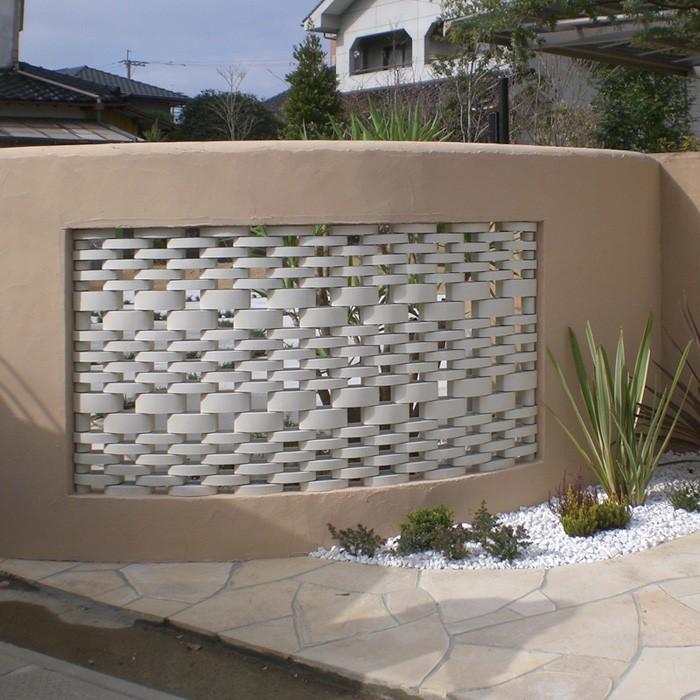 21新発 ブロック 塀 アプローチ エントランス 磁気質無釉ブロック セラミックスクリーン端部円柱a ライトグレー 60個セット単位 屋外壁 緩衝ゴム1個付 Diy 光と影が織りなすブロック 外壁に間仕切りに程良い目隠し効果 大決算売り尽くし