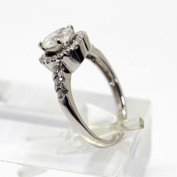◎中古美品◎プラチナ ハートカットダイヤ 0.737ct【H，SI-2 
