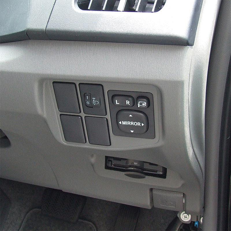 槌屋ヤック SY-NV8＋VP-60 YAC 80系ノア/ヴォクシー/エスクァイア専用