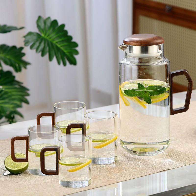 冷水筒 耐熱ガラス ピッチャー 麦茶ポット 1300ml 木製持ち手 蓋付き