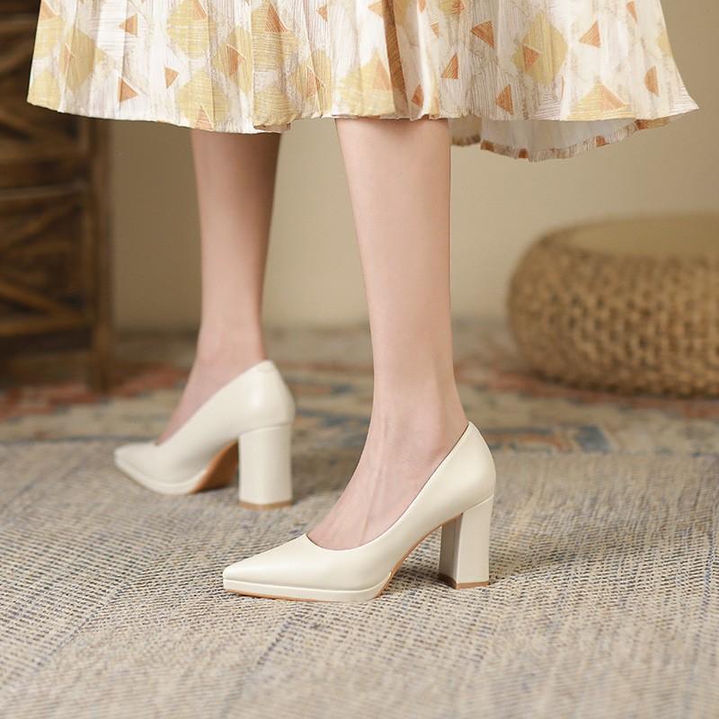パンプス レディース ポインテッドトゥ 太ヒール 7cmヒール 厚底 ストーム 通勤 美脚 走れる 脱げない チャンキーヒール 冠婚葬祭