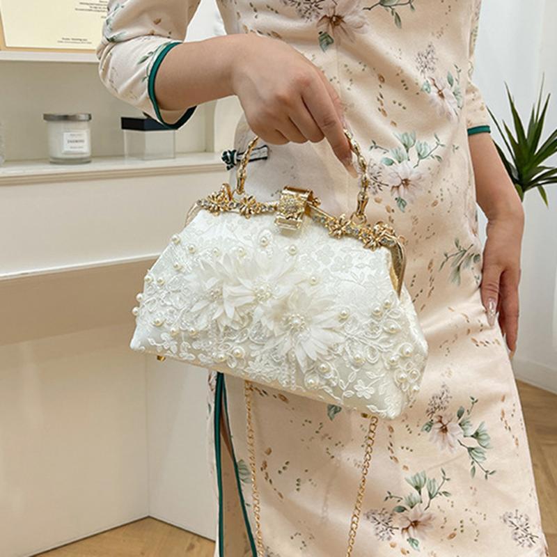 手持ちバッグ 立体花 白 真珠 パールチェイン がま口 結婚式 刺繍 和風
