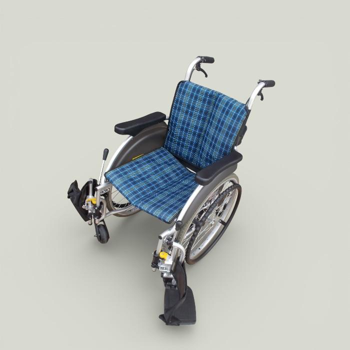 送料無料（一部地域を除く）ミキ自走用車いす スキット5 SKT-5 ts-26