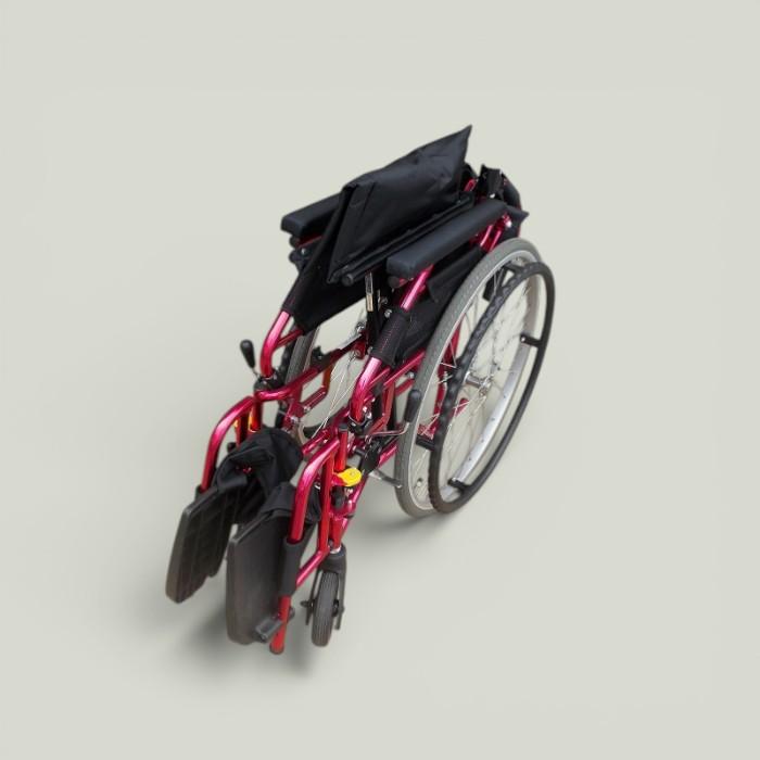 送料無料（一部地域を除く）ミキ 軽量車いす キャリカルプラス 自走式