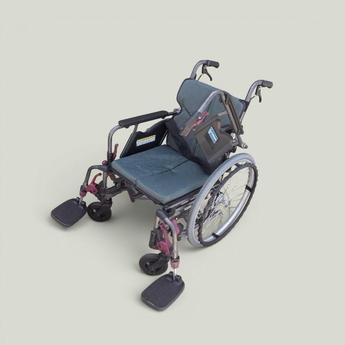 送料無料（一部地域を除く）カワムラ自走式車椅子KMD-B22 レッグ 