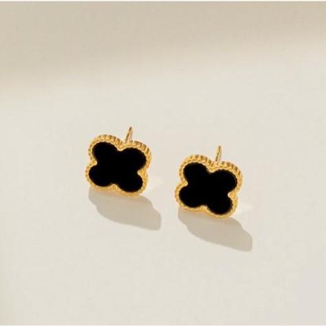 ピアス アレルギー対応 四つ葉 クローバー スタッド つけっぱなし 18K