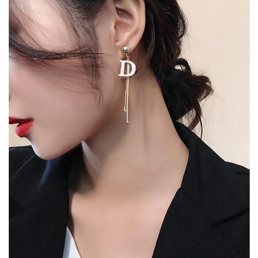ピアス レディース ロング D字 アルファベット CZダイヤモンド 金属 