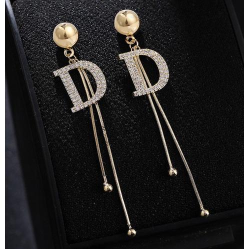 ピアス レディース ロング D字 アルファベット CZダイヤモンド 金属 