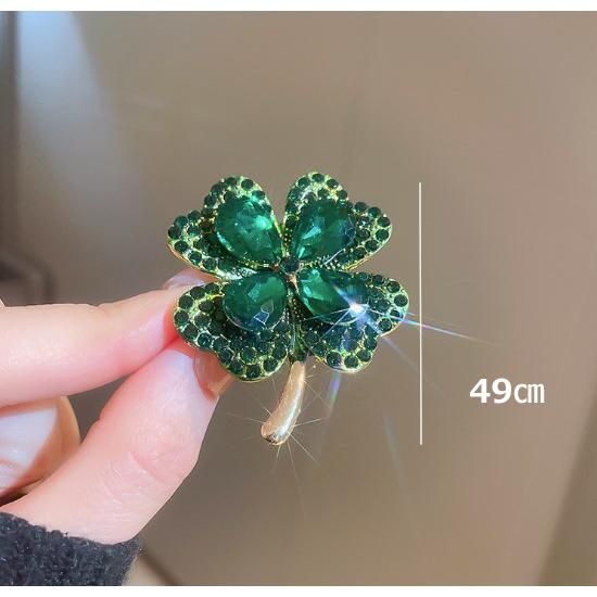 ブローチ 四つ葉 クローバー 胸針 スカーフ留め レディース