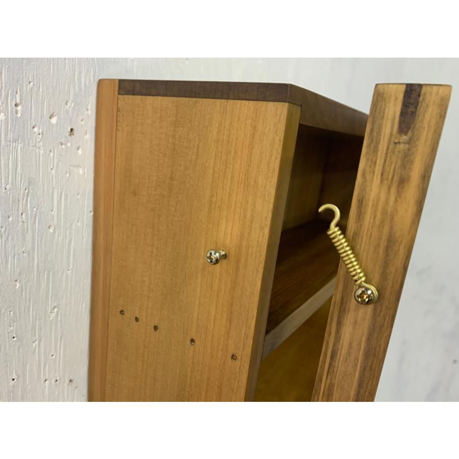 木製ガラスケース 3扉 2引き出し付き 三面ガラス扉付きのジュエリーショーケース 木製5段引き出し 360度回転