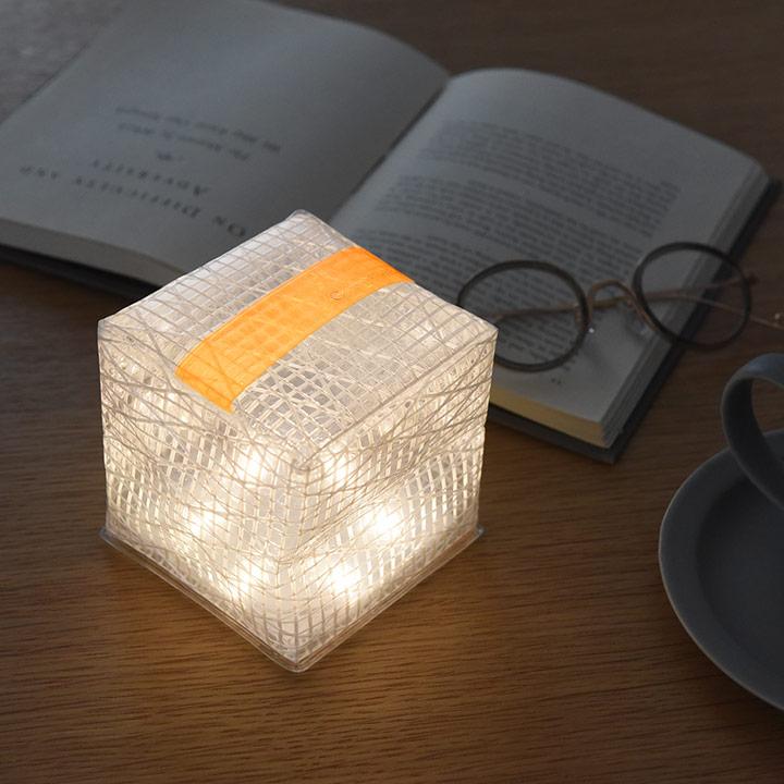 ソーラー充電式エコライト Small 防災／CARRY THE SUN |  | 05