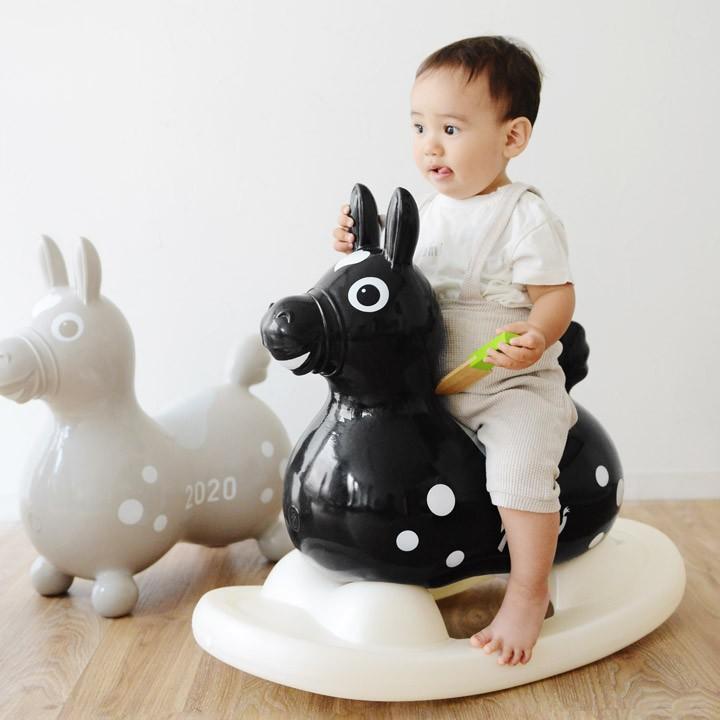 ロディ　Rody  乗用玩具　イタリア　ホワイト　ベージュ　乗り物 乗用ロディ nino nino (ホワイト) |【ロディ公式通販】RODY STORE