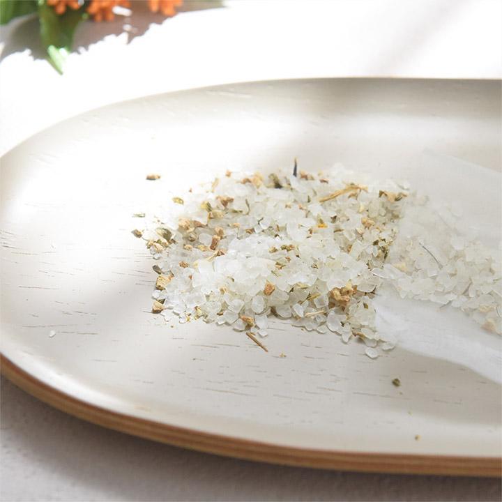 海塩とドライハーブを使ったバスソルト 入浴剤 5包入り プチギフト