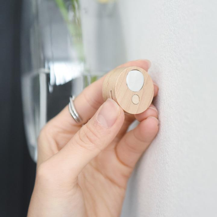 壁に穴を開けずに飾れる 木のピクチャークリップ 3個セット : アンジェ