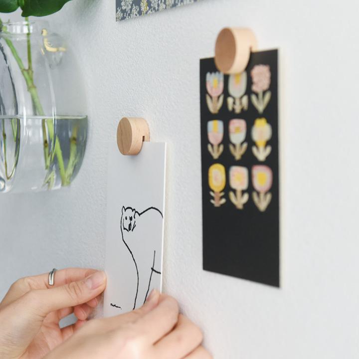 壁に穴を開けずに飾れる 木のピクチャークリップ 3個セット : アンジェ