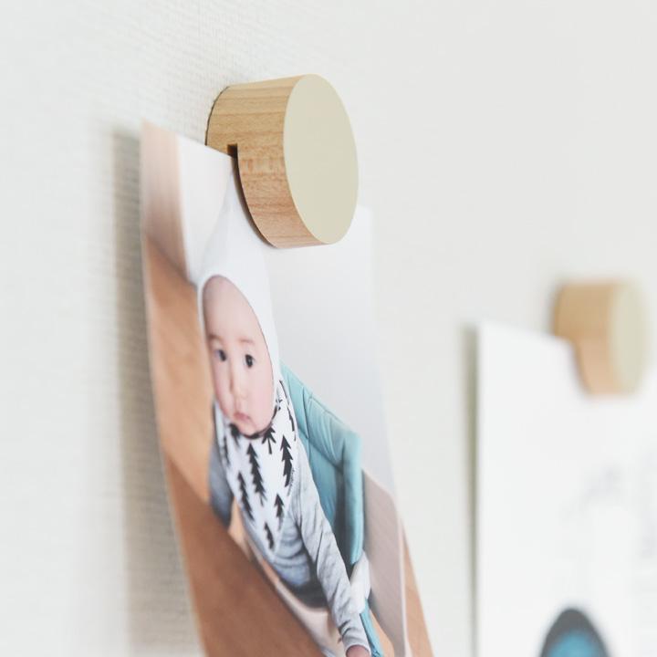 壁に穴を開けずに飾れる 木のピクチャークリップ 3個セット : アンジェ