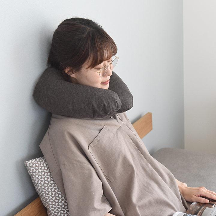 マーナ fuu ネックピロー／marna 携帯枕 トラベル 旅行グッズ