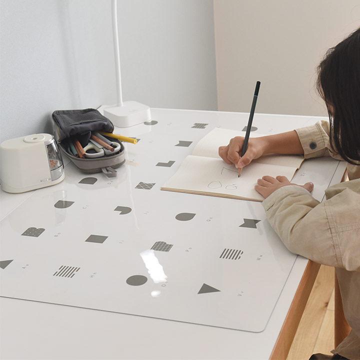 kukka ja puu デスクマット 80&times;50cm 学習机 小学生 透明／クッカヤプー【送料無料】