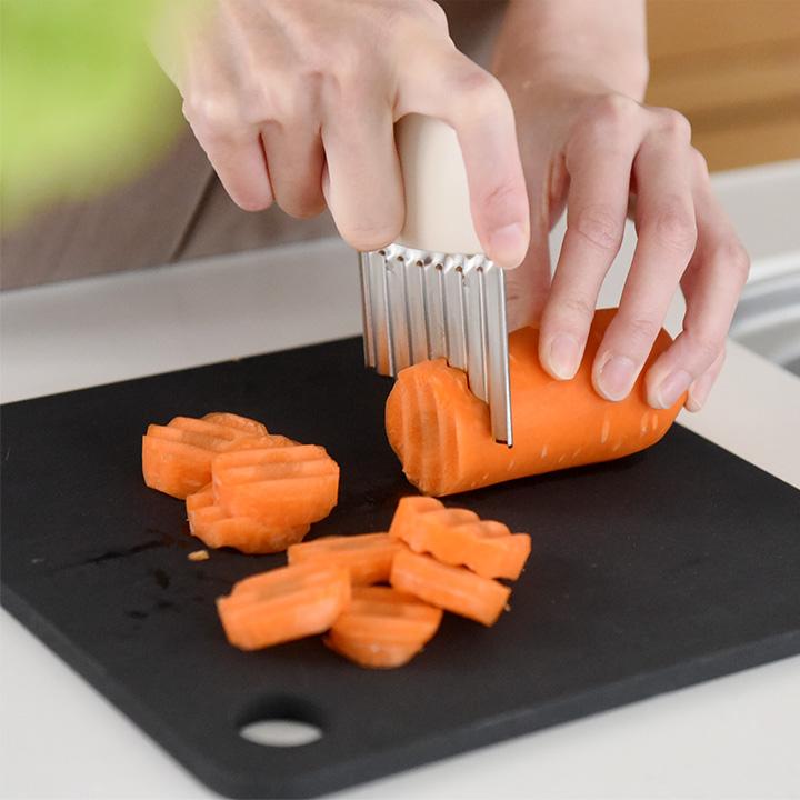 お店みたいに野菜が切れる なみなみカッター ポテトカッター 飾り切り