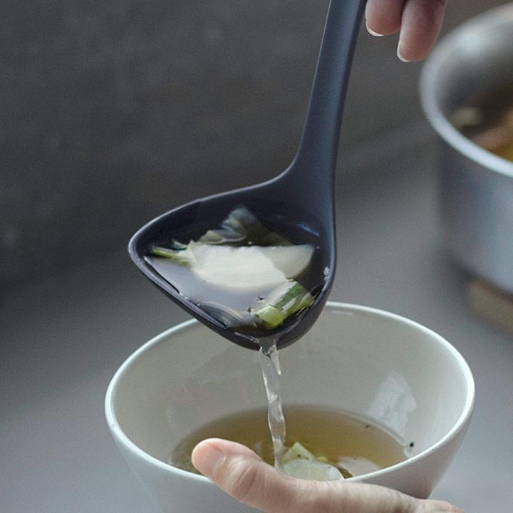 マーナ きほんのキッチンツール すくいやすいお玉 M／MARNA : アンジェ